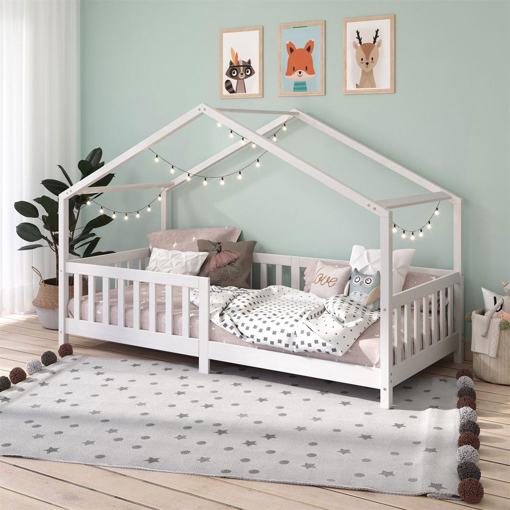 Hausbett LISAN aus massiver Kiefer in weiß, schönes Produktbild 