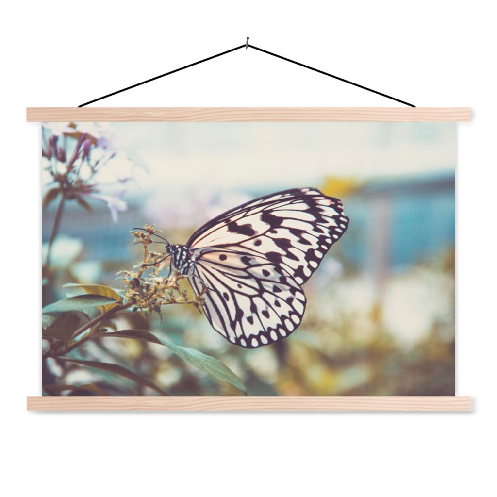 MuchoWow Textilposter Schmetterling - Blumen - Frühling 120x80 cm mit holzfarbenen Rahmen - Aufhängeset