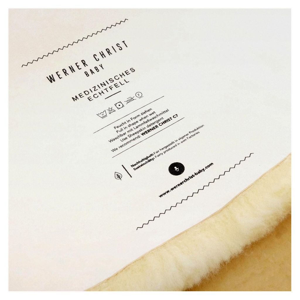 Baby-Lammfell – medizinisches Baby-Fell, geeignet für Kinderwagen, als Krabbelmatte oder Babyteppich. Längen +/- 95 cm, Farbe natur