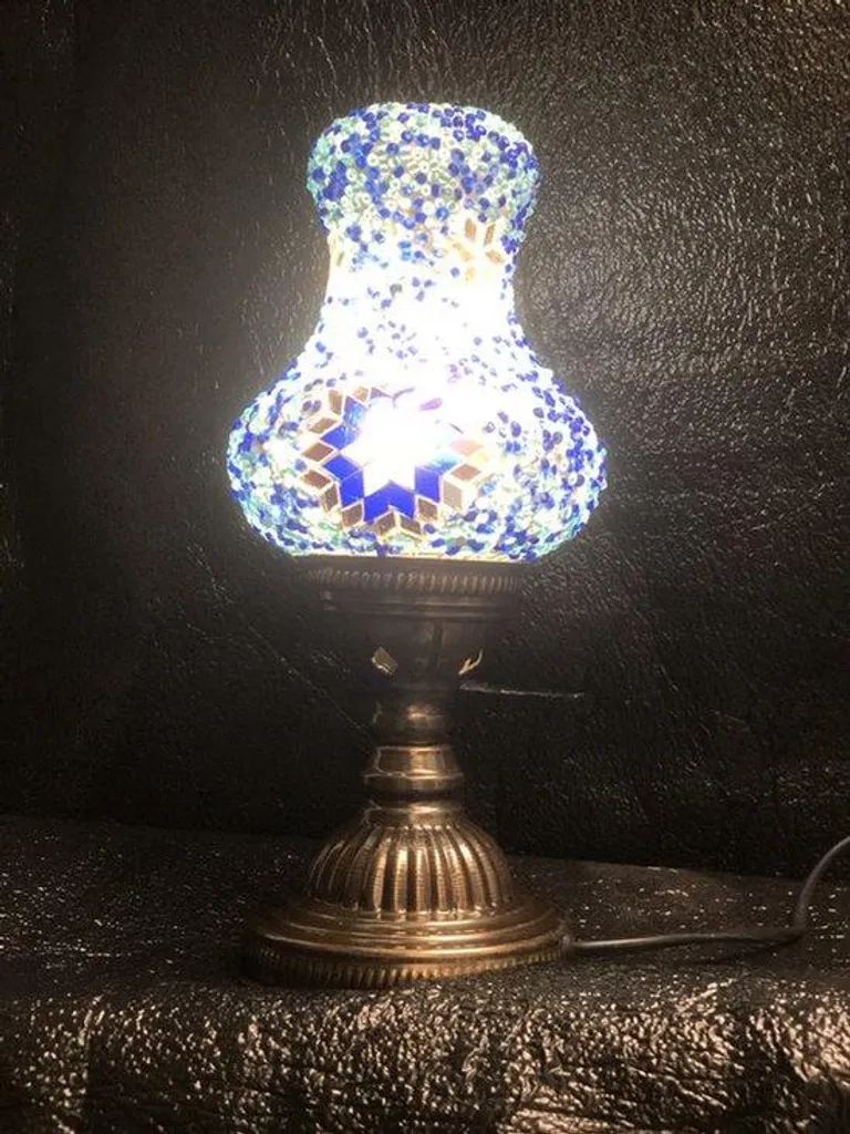 Lampe de table bleue style mosaïque orientale pour salon - Modèle Poire