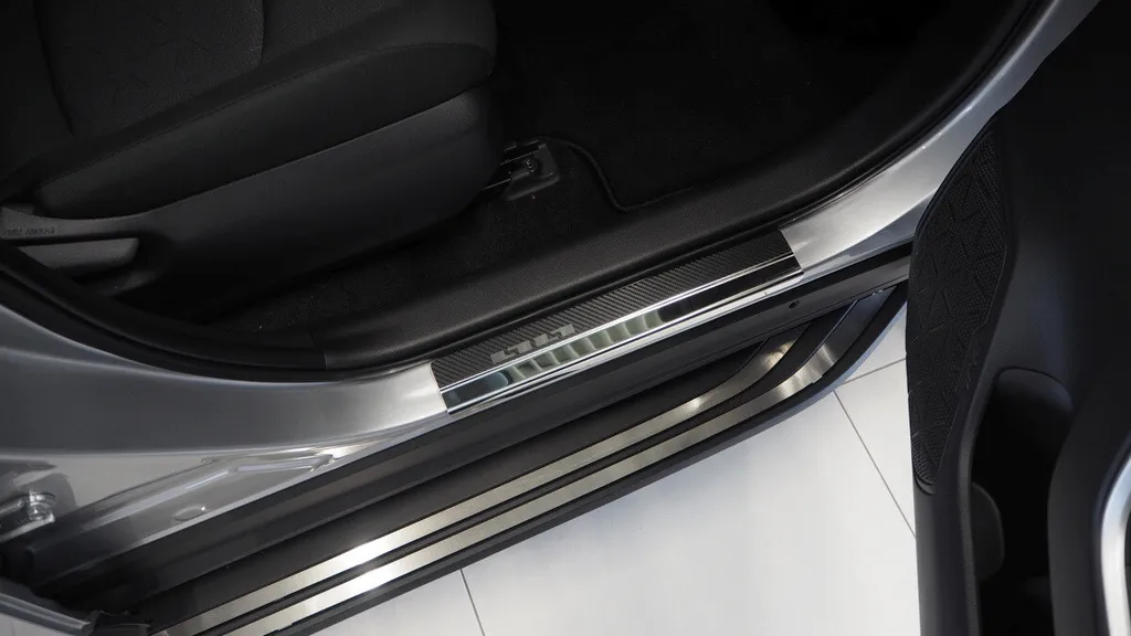 Protection de Seuil Rav4 2019- Carbone Anti-Rayure - Style Sportif