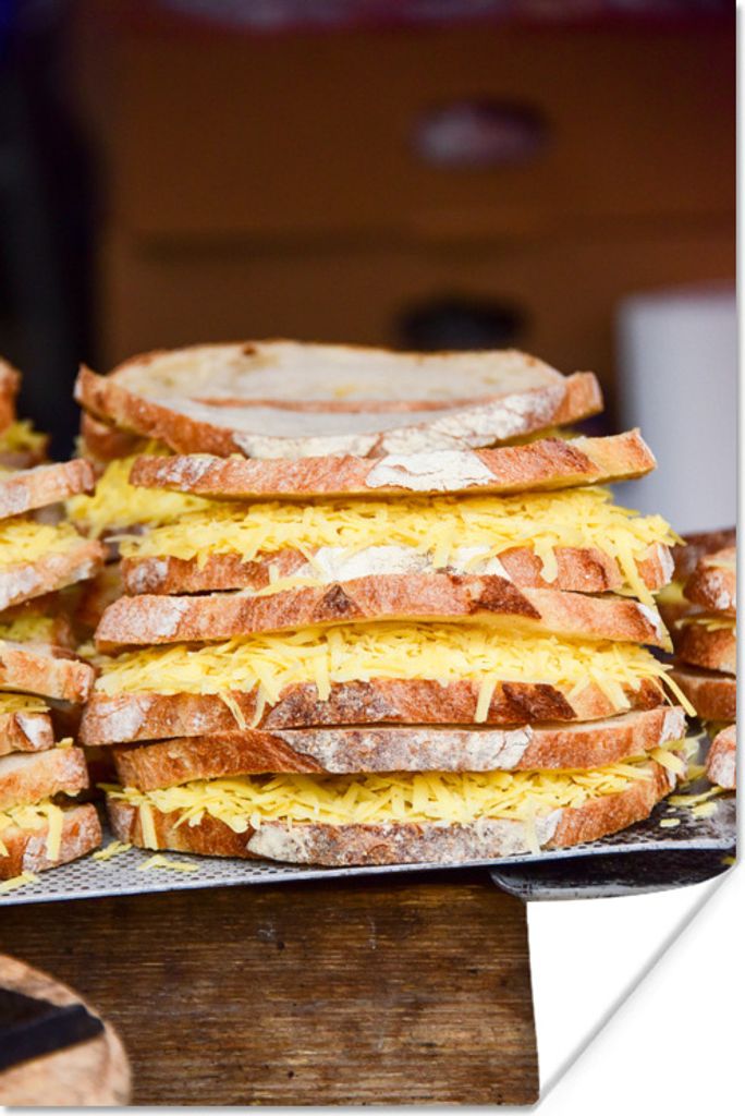 MuchoWow Poster Aufgestapelte Sandwiches auf einem Markt 20x30 cm - Papierdruck