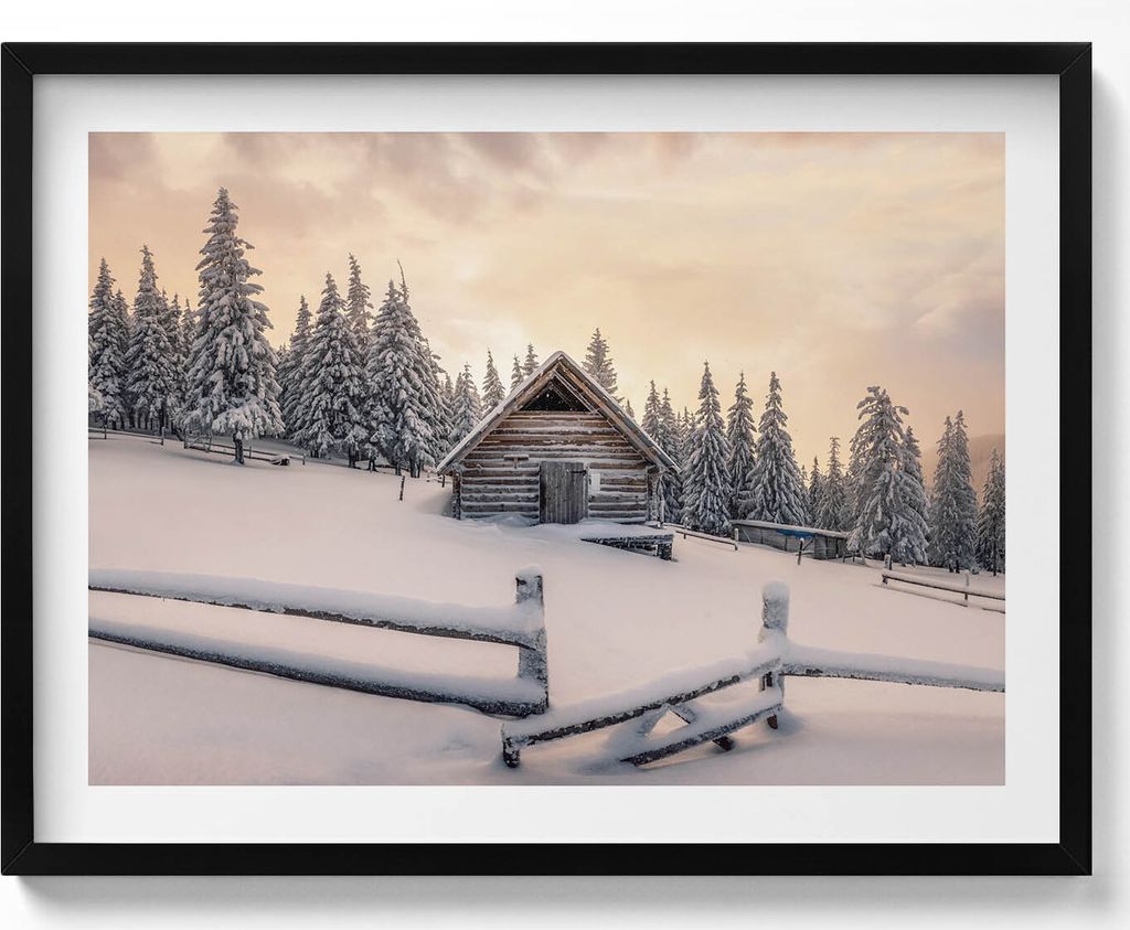Landschaft einer Berghütte im Winter und bei Sonnenuntergang– Wandbild mit Rahmen – Gerahmtes Bild – Wanddekoration – 80x60 cm – Schwa...