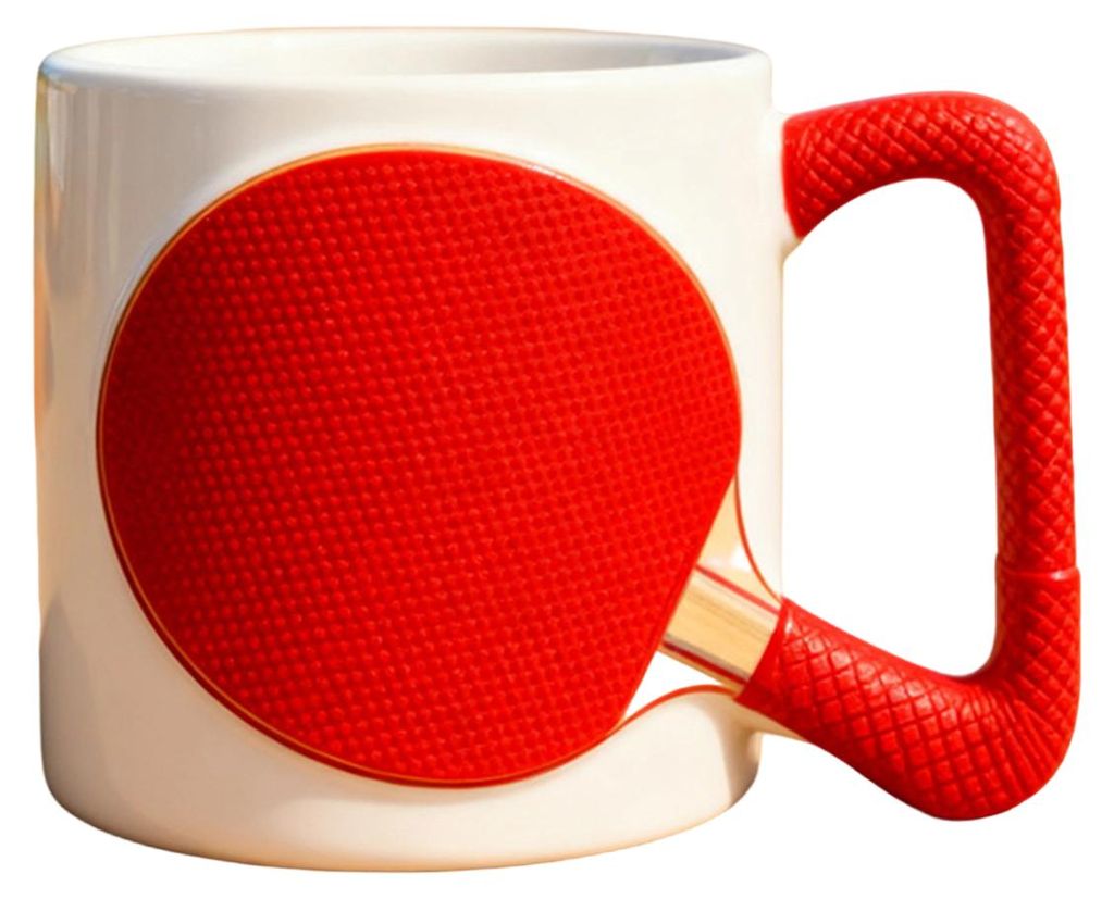 Golfbecher mit Griff, Golfball-Optik, großzügiges Fassungsvermögen, ideal als Geschenk für Golfbegeisterte.