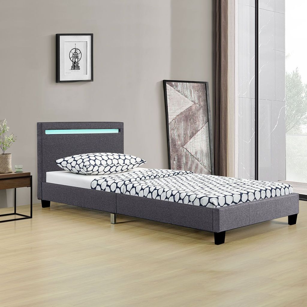 LED-Beleuchtung Lattenrost & Kopfteil — Bett aus Holzgestell & Stoff-Bezug Juskys Polsterbett Verona 90x200 cm grau mit Matratze — Einzelbett