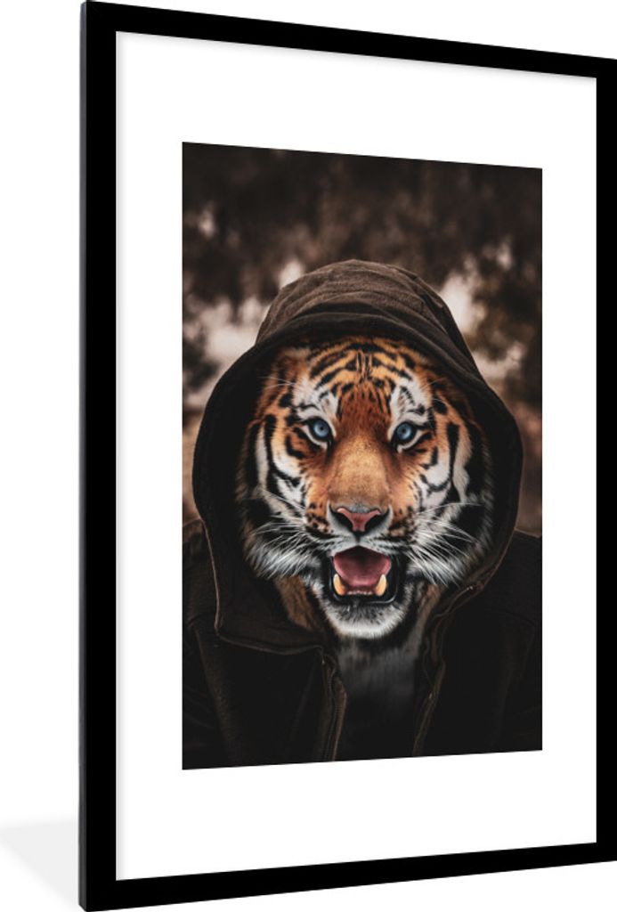 MuchoWow MuchoWow Gerahmtes Poster Tiger mit Kapuze 60x90 cm - Poster mit zchwarzem Bilderrahmen - Dekoration - Wandposter Wohnzimmer - Hochwertig