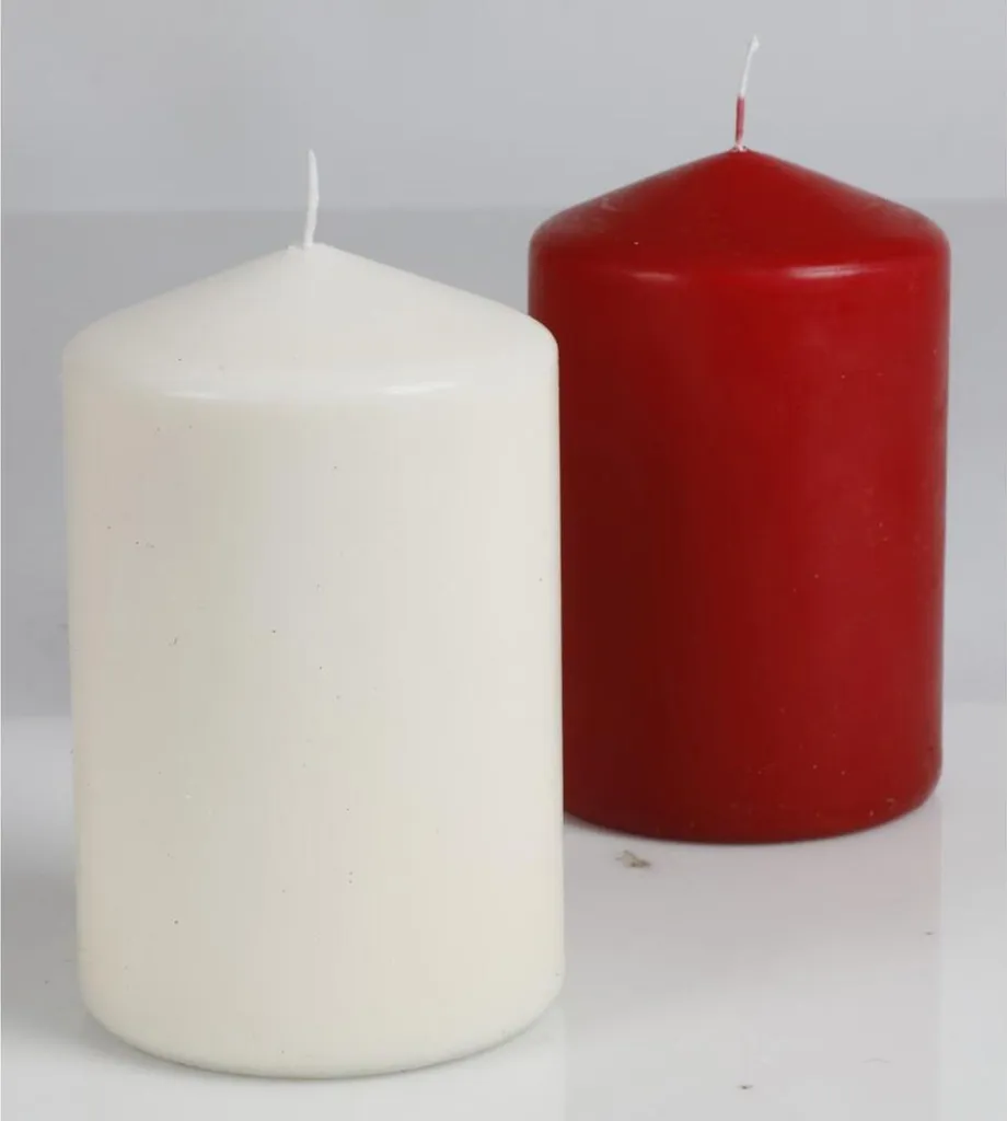 Lot de 6 bougies rondes champagne et rouge carmin pour votre table