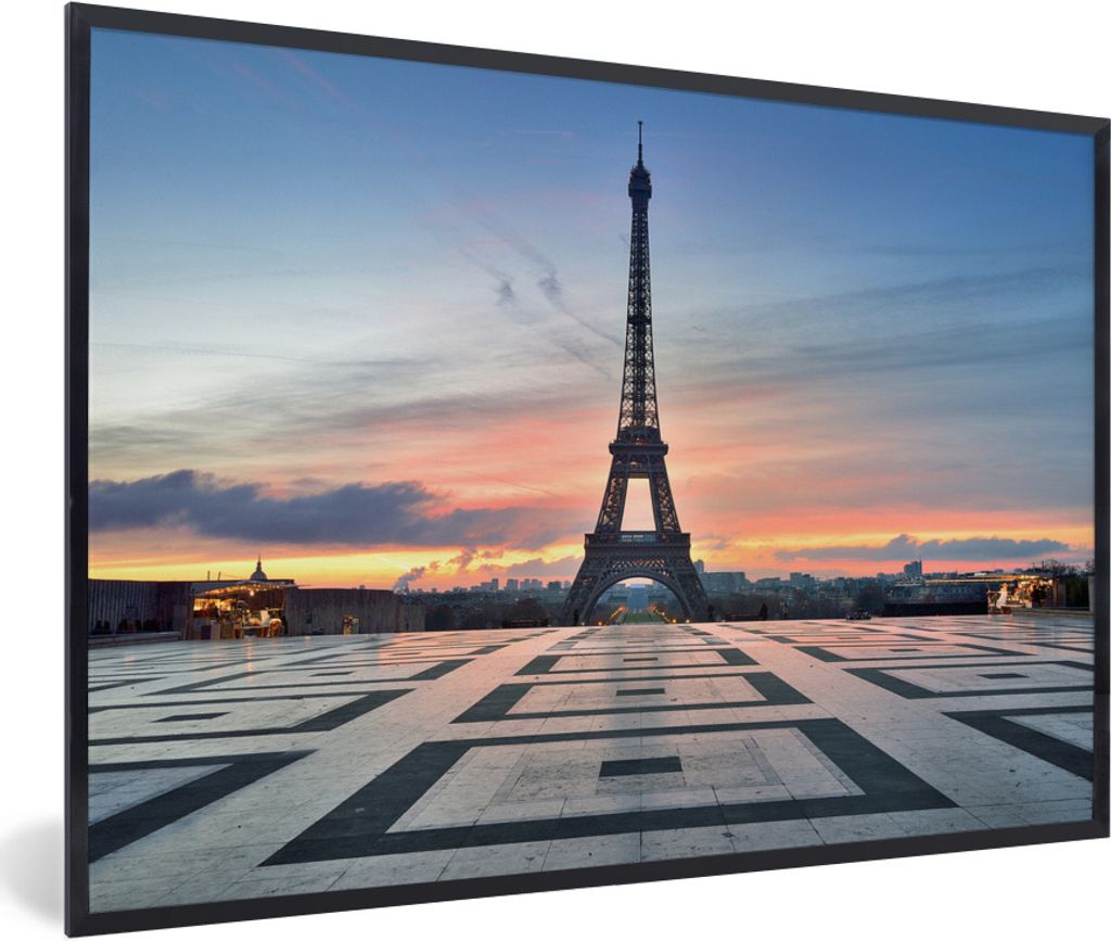 MuchoWow Gerahmtes Poster Der Eiffelturm vom Platz des Palais de Chaillot aus bei Sonnenuntergang 90x60 cm - Poster mit Schwarzem Bilderrahmen Wa...