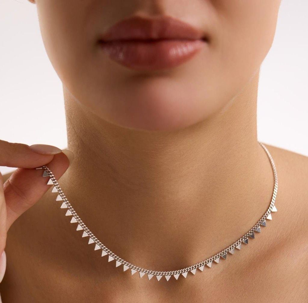 Silber Damenkette mit Gourmetkette mit minimalistisch angeordneten Dreieck Motiven