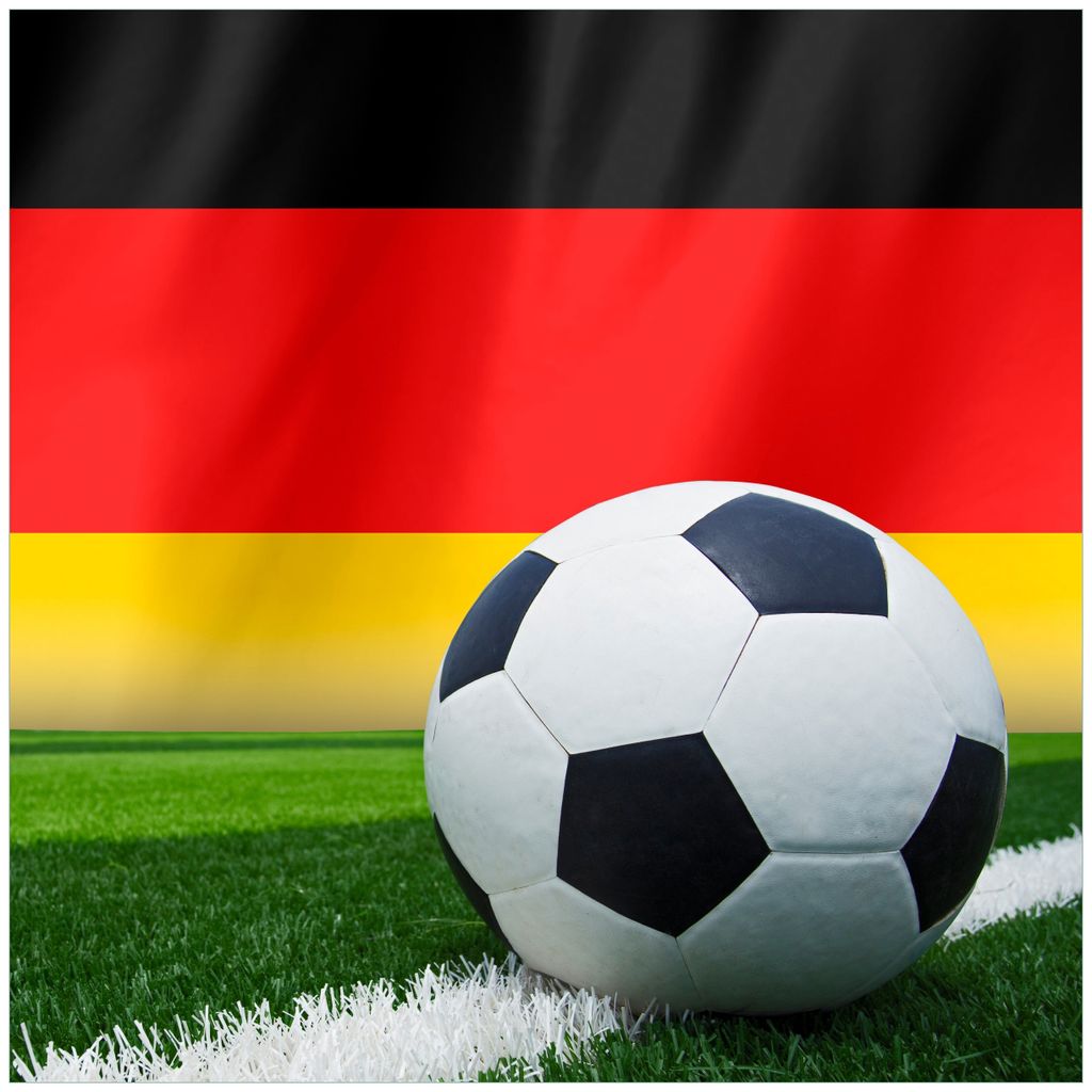 Wallario Sticker / Aufkleber für Kühlschrank / Geschirrspüler / Küchenschränke, selbstklebende Folie - 60 x 60 cm, Motiv: Fußball vor einer D...