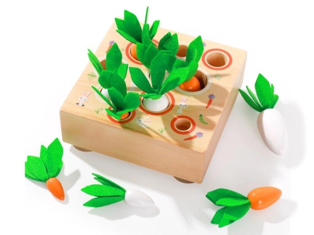 Holz-Steckspiel für Kinder: Karotten-Sortierspiel mit farbcodierten Löchern
