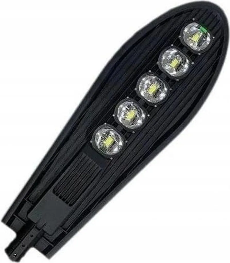 Sécurisez vos Parkings avec ce Lampadaire LED 250W spécial Camions
