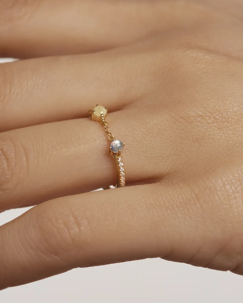 Anello Zena PDPAOLA: Oro 18k, Argento Sterling e Purezza del Design