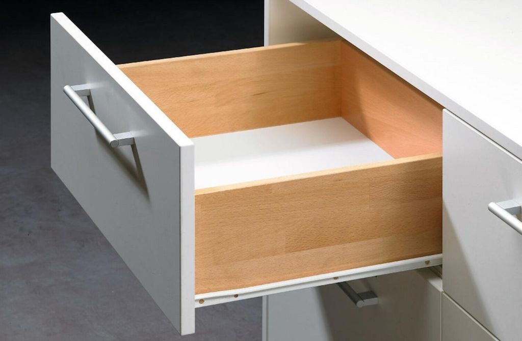 Teilauszug FR 402 m.Stop Control STA weiß L.600mm