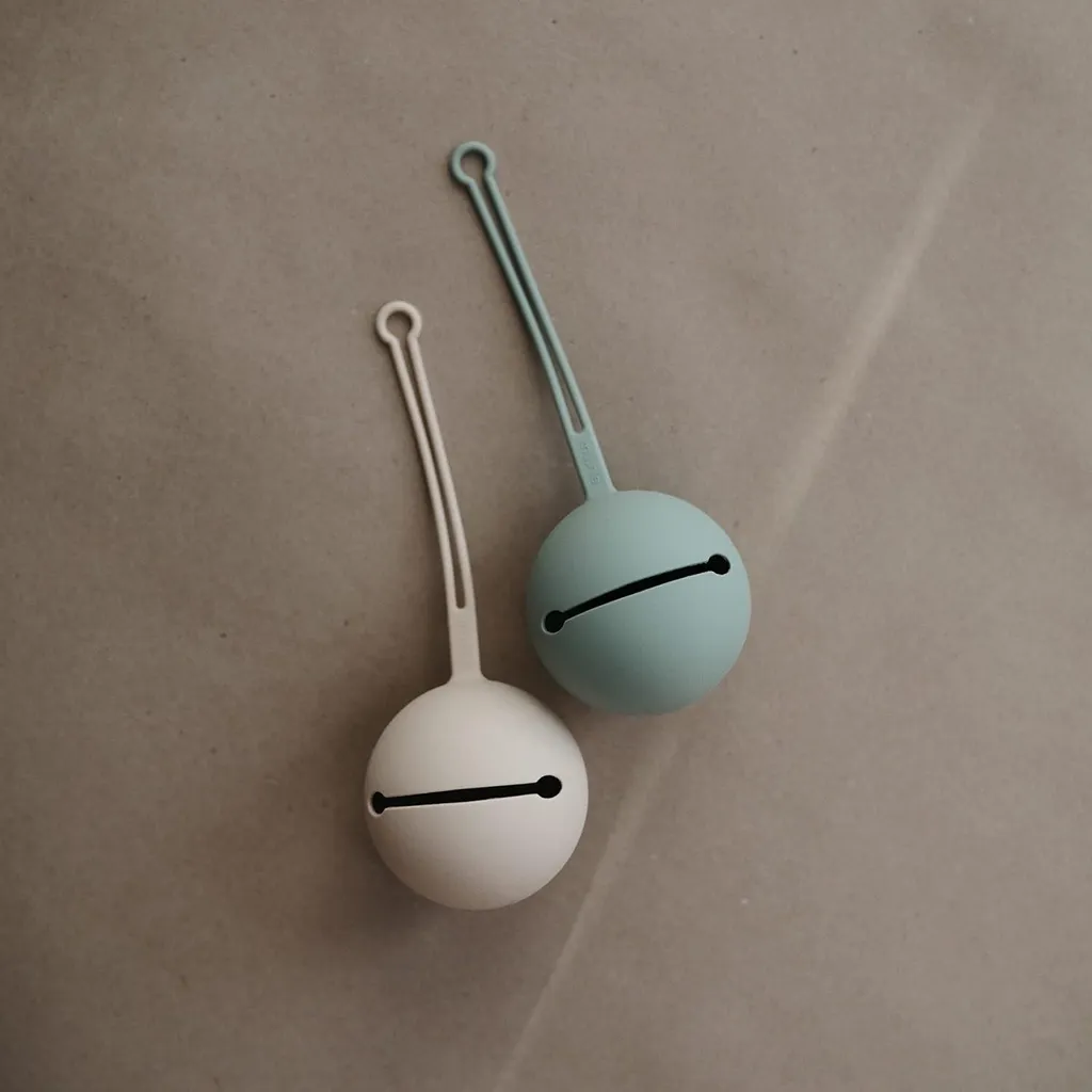Étui à sucette Mushie Silicone Pacifier Case Khaki pour bébé - 4