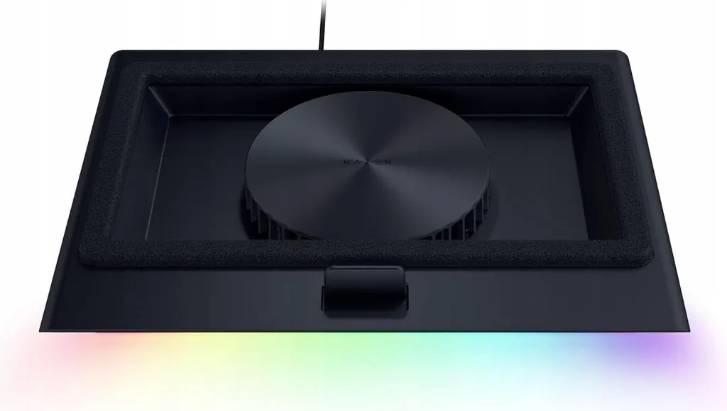 Évitez la surchauffe avec le Pad de refroidissement pour portable Razer - 8