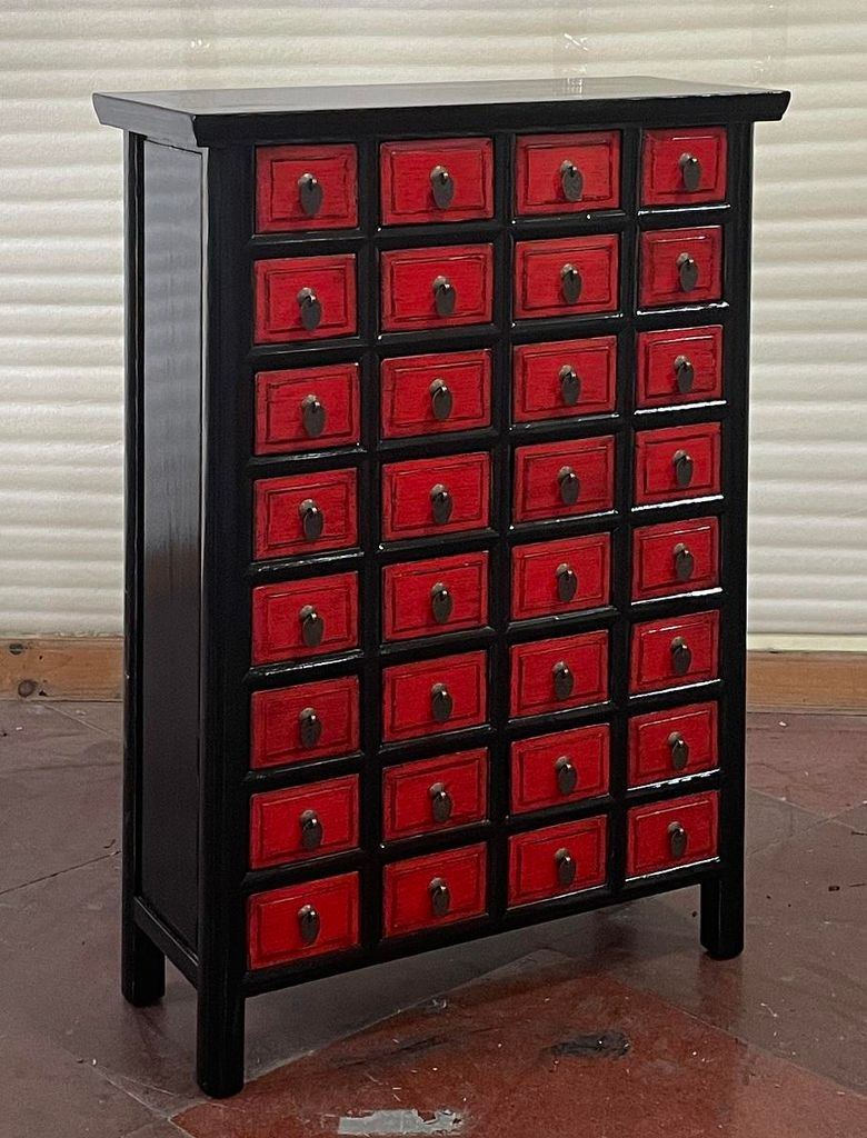 Antiker Apothekerschrank mit 32 Schubladen Breite84cm x Höhe94cm schwarz mit rot
