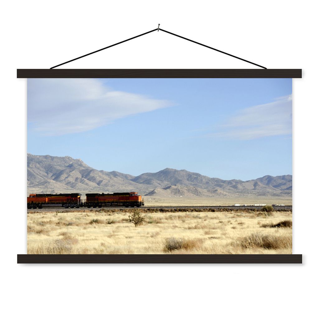 MuchoWow Textilposter Ein roter Zug in der Wüste 90x60 cm mit schwarzem Rahmen - Aufhängungssatz