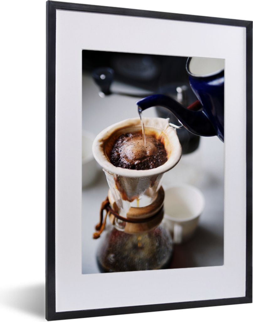 MuchoWow MuchoWow Gerahmtes Poster Filterkaffee wird auf die altmodische Art gebrüht 30x40 cm - Poster mit zchwarzem Bilderrahmen - Wandposter...