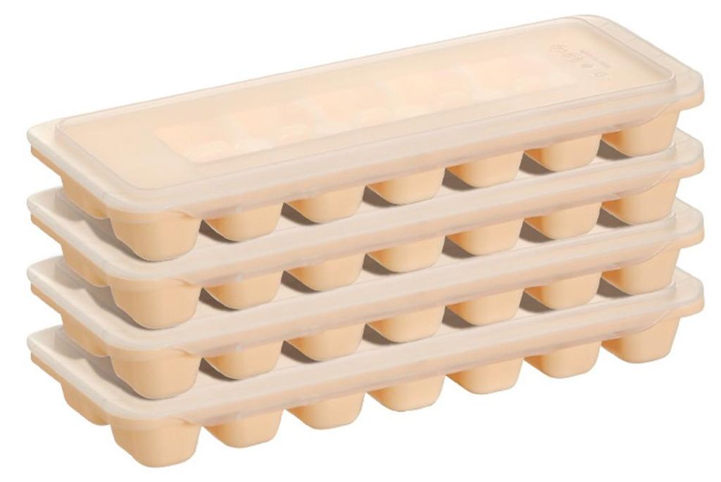 Eiswürfelform, 4-teilig, aus leicht zu entformendem, flexiblem Silikon mit auslaufsicherem, abnehmbarem Deckel.