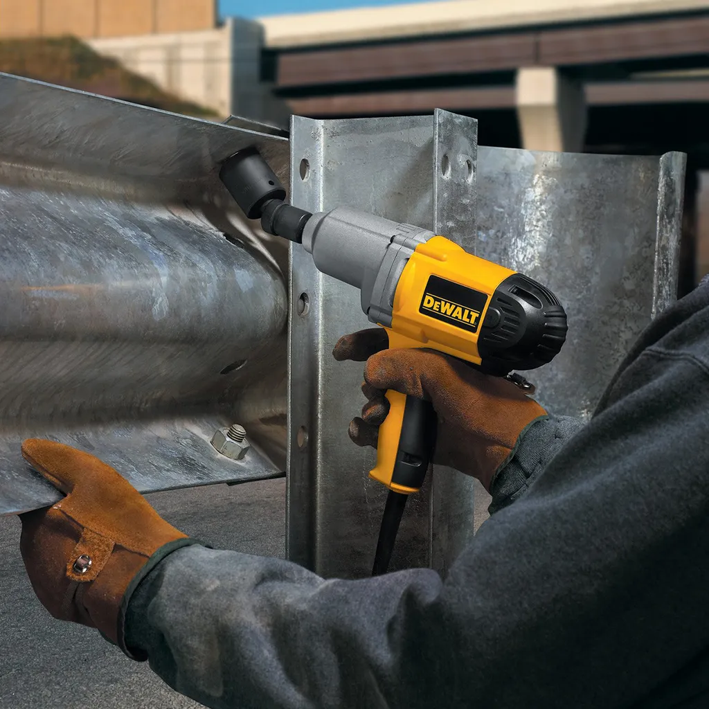 Clé à chocs 440Nm DeWALT DW294 710W : Couple élevé et prise 3/4 pouce - 13
