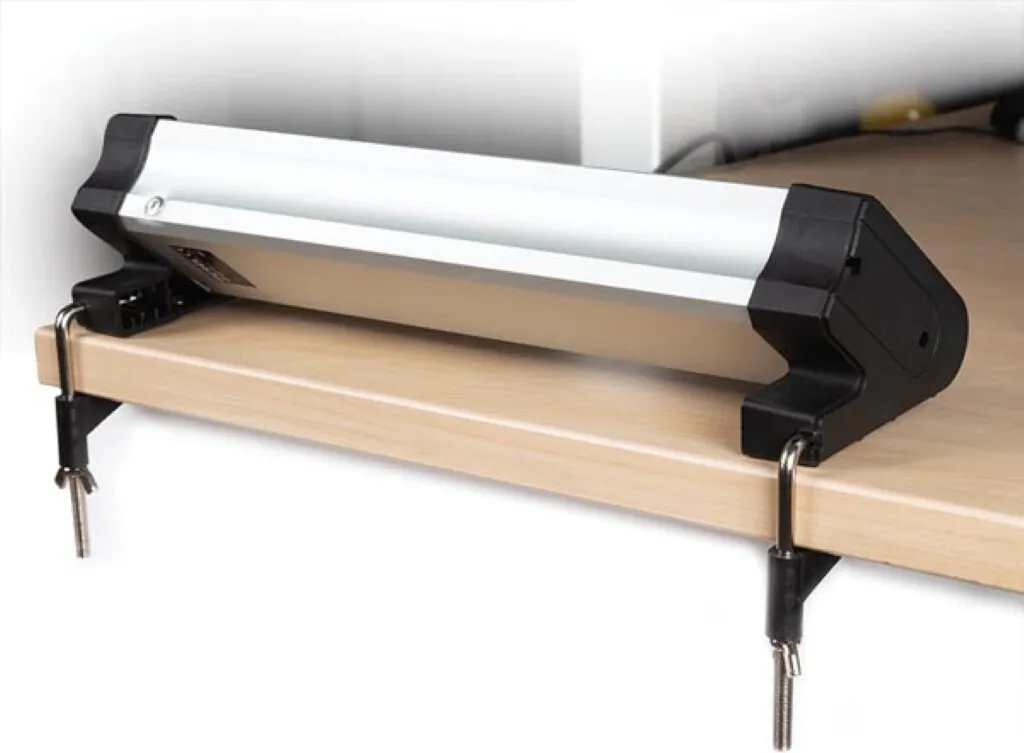 Presa di corrente da tavolo con 3 prese e 2 porte di ricarica USB - 2,4 A - Schuko - 2