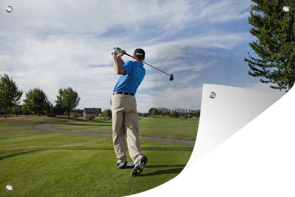 MuchoWow 90x60 cm Outdoor-Poster Gartendeko Sichtschutz Garten Poster für den Garten Ein Golfer schlägt den Ball auf einem Golfplatz ab