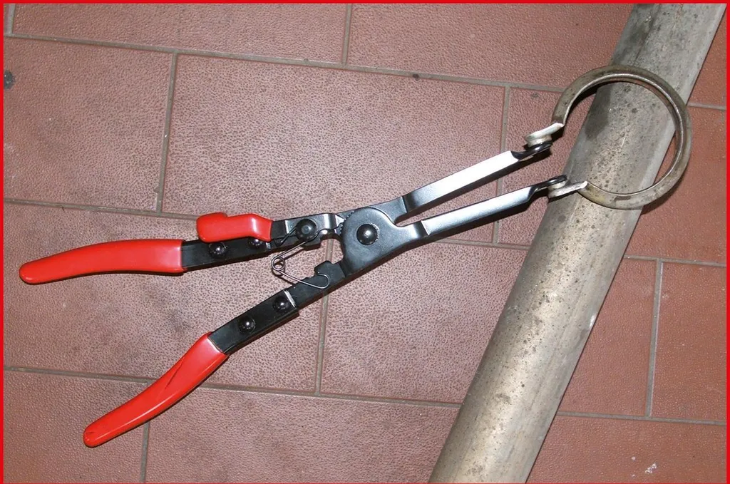 Pince pour colliers d'échappement PSA 310mm - Outil de Serrage