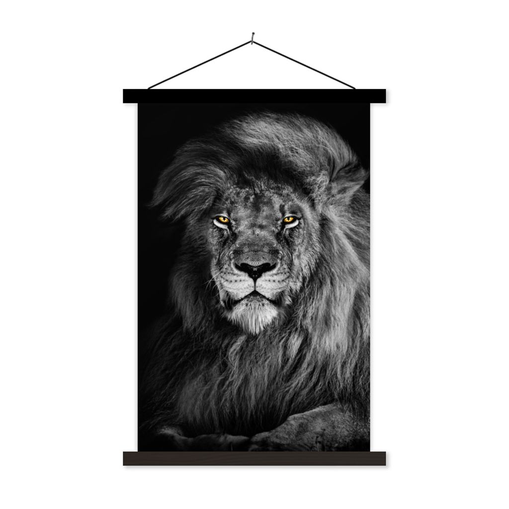 MuchoWow Textilposter Löwe - Augen - Orange - Schwarz und weiß - Tiere - Porträt 120x180 cm mit schwarzem Rahmen - Fotos