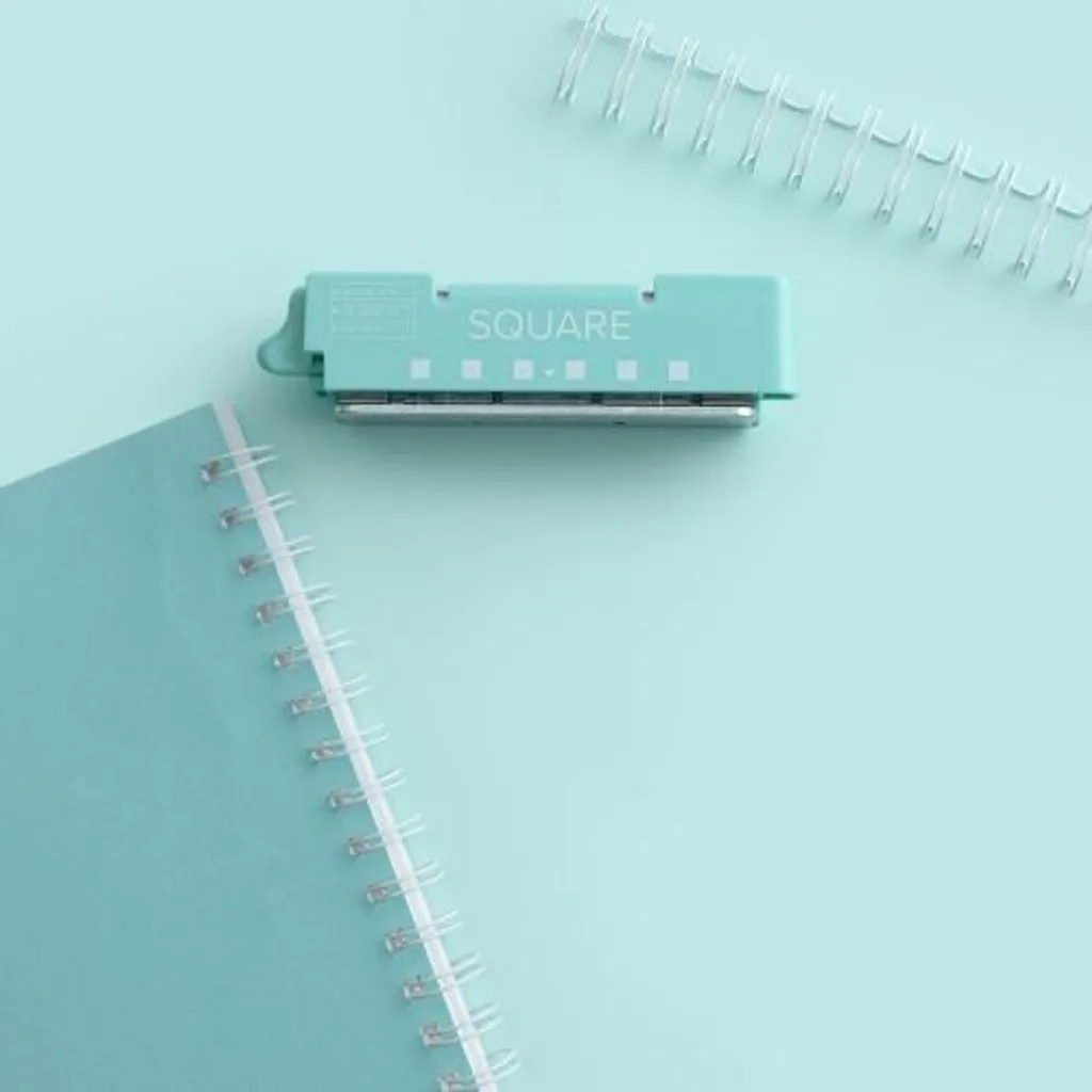 Relier vos carnets facilement avec la Multi Cinch Square Punch We R DIY