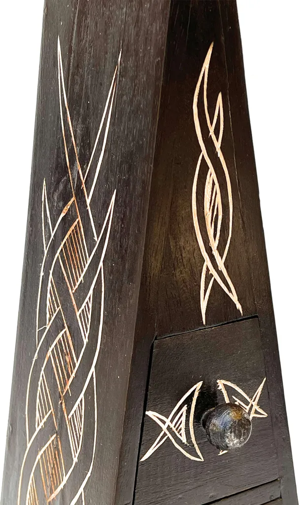 Commode en bois DanDiBo Pyramide Celtic 60 cm avec 3 tiroirs design