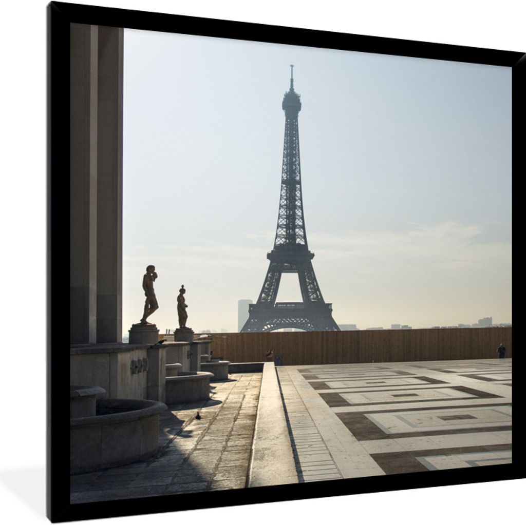 MuchoWow Gerahmtes Poster Trocadero-Platz mit dem Eiffelturm im Hintergrund 30x40 cm - Poster mit Schwarzem Bilderrahmen Wandposter Rahmen Foto B...