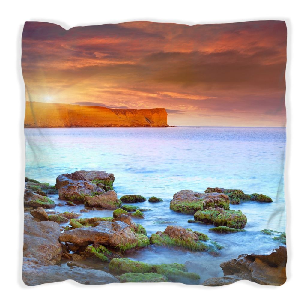 Wallario Premium Kissen, weiche Oberfläche, mit Motiv Sonnenaufgang am Meer mit Landzunge und Felsen im Wasser, Größe: 40 x 40 cm, mit weißer R...