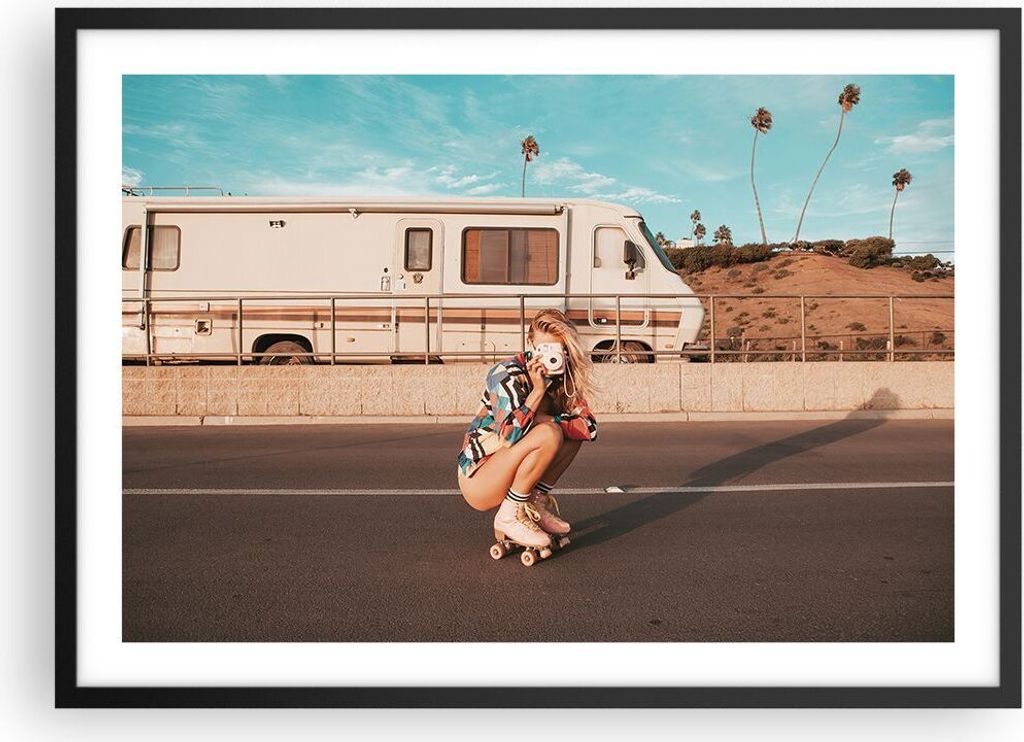 Gerahmtes Poster - Schwarzer Rahmen - Reise Frau Rollschuhe - 70x50 cm - Wand Bild - Wanddeko - Wandbilder - Kunstposter - Wandposter - Bilderrahme...