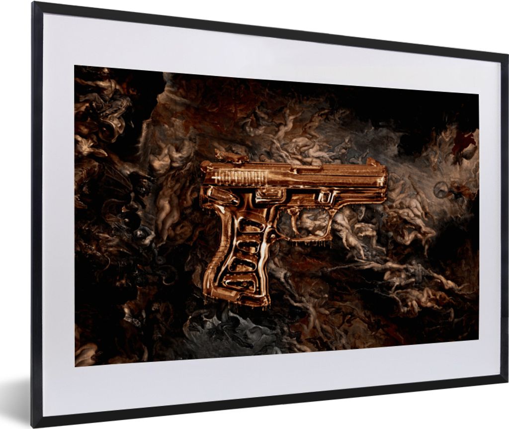 MuchoWow Gerahmtes Poster Pistole - Gold - Schwarz 60x40 cm - Poster mit Schwarzem Bilderrahmen Wandposter Rahmen Foto Bilder - Schlafzimmer - Pl...