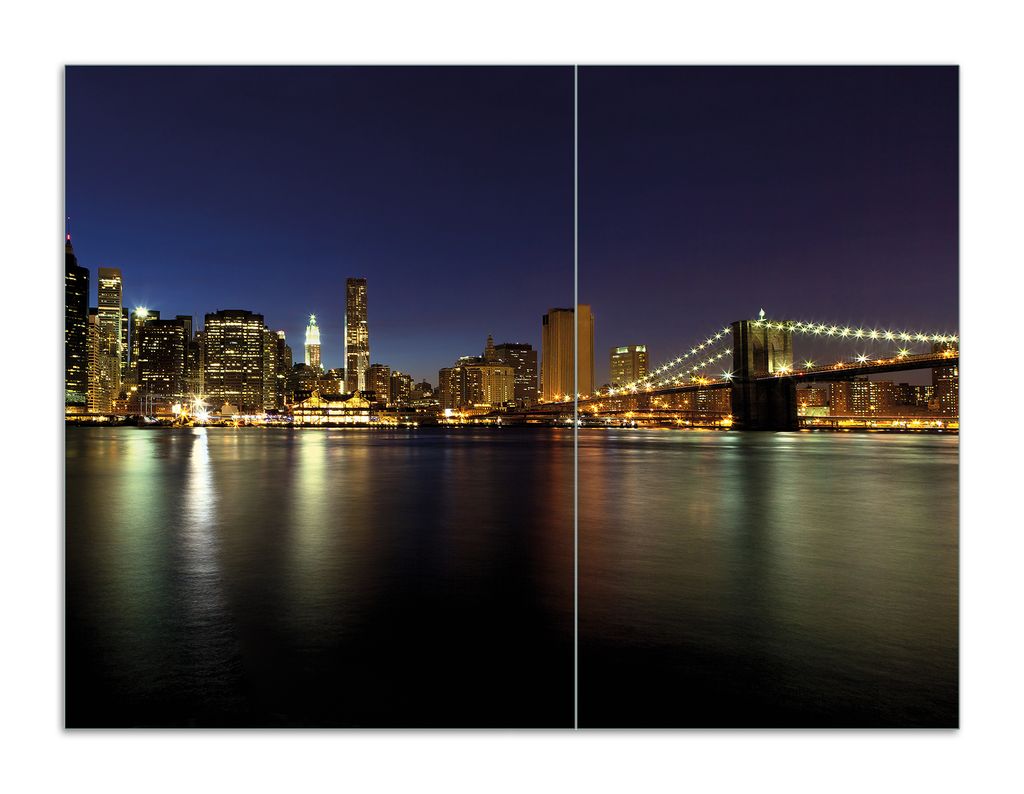 Wallario Herdabdeckplatte aus Glas, Größe 70 x 52 cm 2-teilig, Motiv New York Skyline - Brooklyn Bridge und Manhattan am Abend