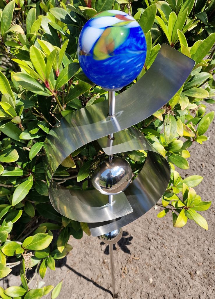 Glaszauber Jupiter blau Edelstahl matt gebürstet Glasugel in blau 100 cm Beetstecker Gartenstecker Rosenkugel