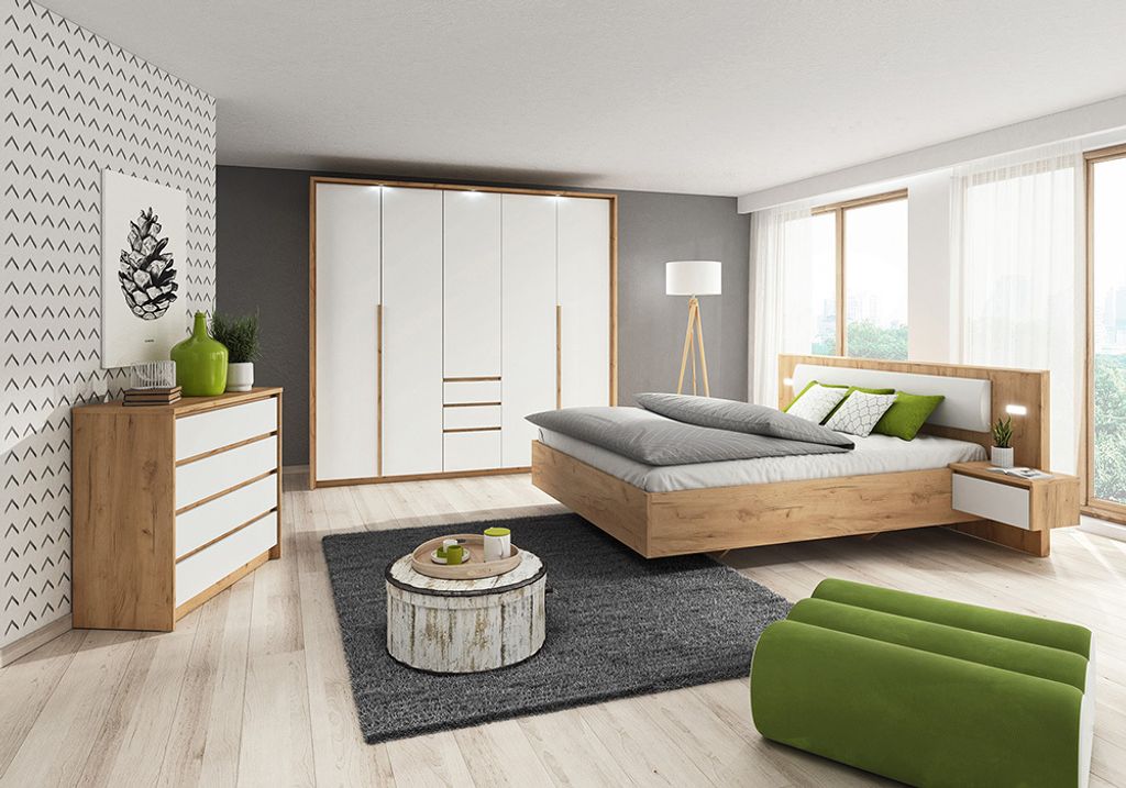 Voll möbliertes Schlafzimmer, geräumiger Kleiderschrank mit traditionellen Türen, Kommode, voll möbliertes Bett, 2 Nachttische, - Morning