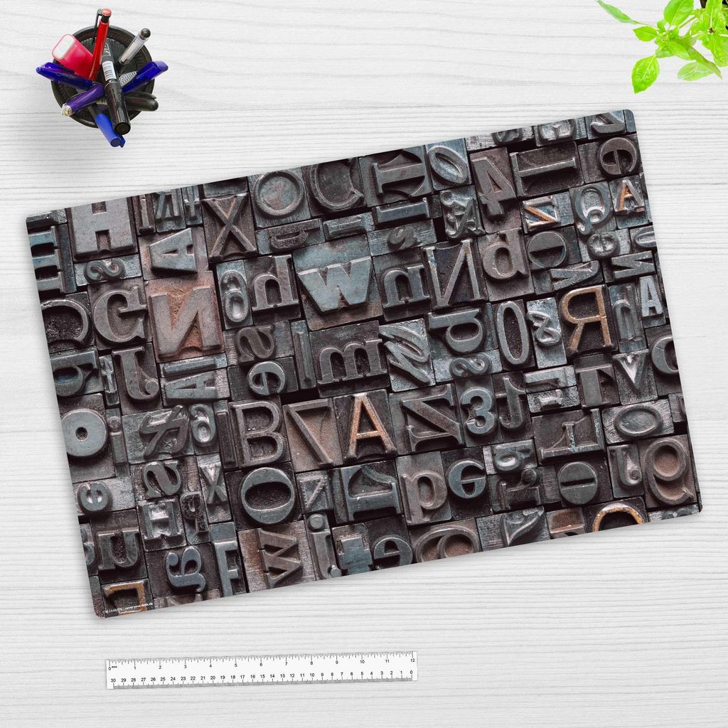 Schreibtischunterlage für Kinder und Erwachsene - Historische Bleisatz-Buchstaben - 60 x 40 cm - aus Premium Vinyl - Germany