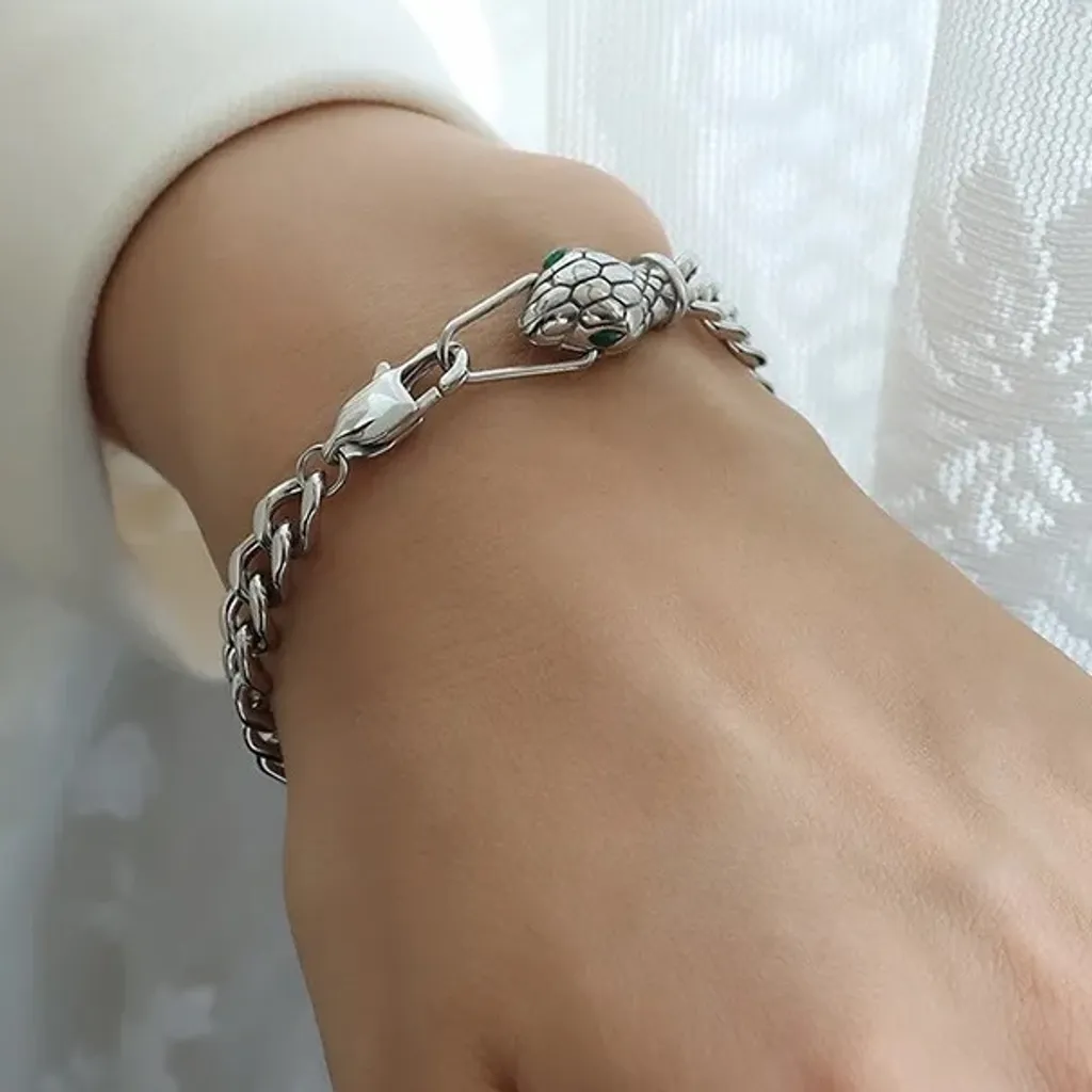 Bracciale Snake Head in Argento - Eleganza e Stile per Ogni Occasione KP28455