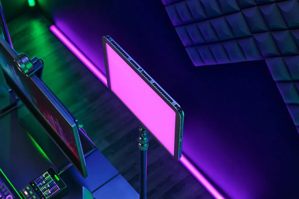 Éclairage de Studio Razer Key Light Chroma avec Support de Bureau - 5