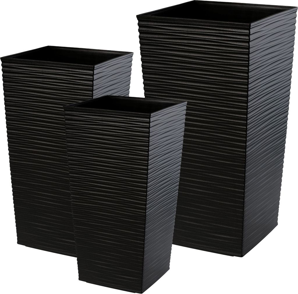 Three black planters of varying heights are arranged in a group against a white background.