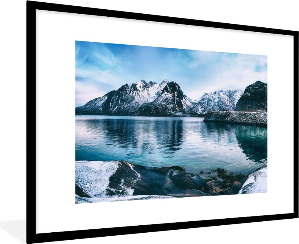 MuchoWow Gerahmtes Poster Wasser - Berge - Natur 90x60 cm - Poster mit Schwarzem Bilderrahmen Wandposter Rahmen Foto Bilder - Wanddekoration - Fotos