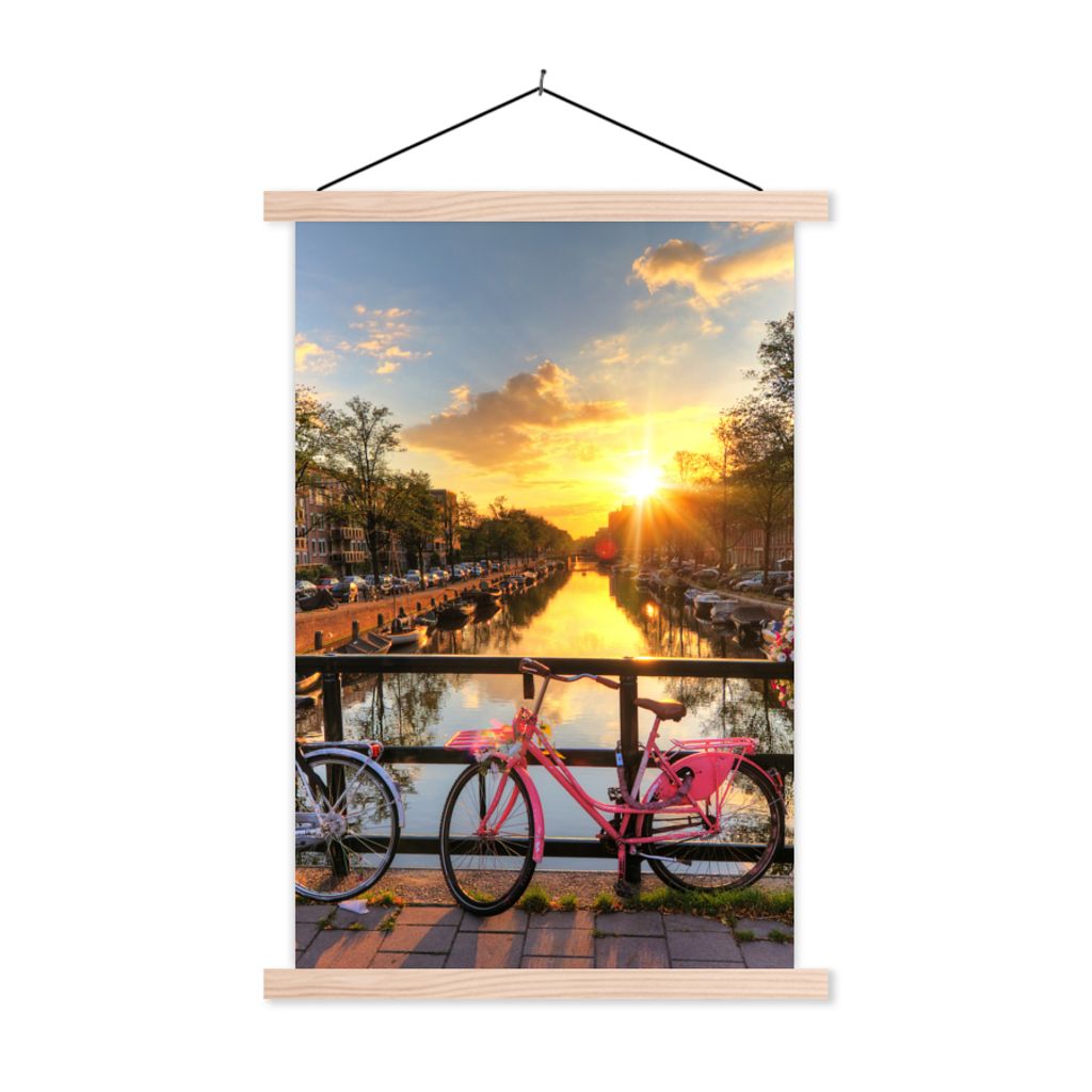 MuchoWow Textilposter Amsterdam - Blumen - Brücke - Fahrrad - Sonnenuntergang 120x180 cm mit holzfarbenen Rahmen - Textil-Plakat