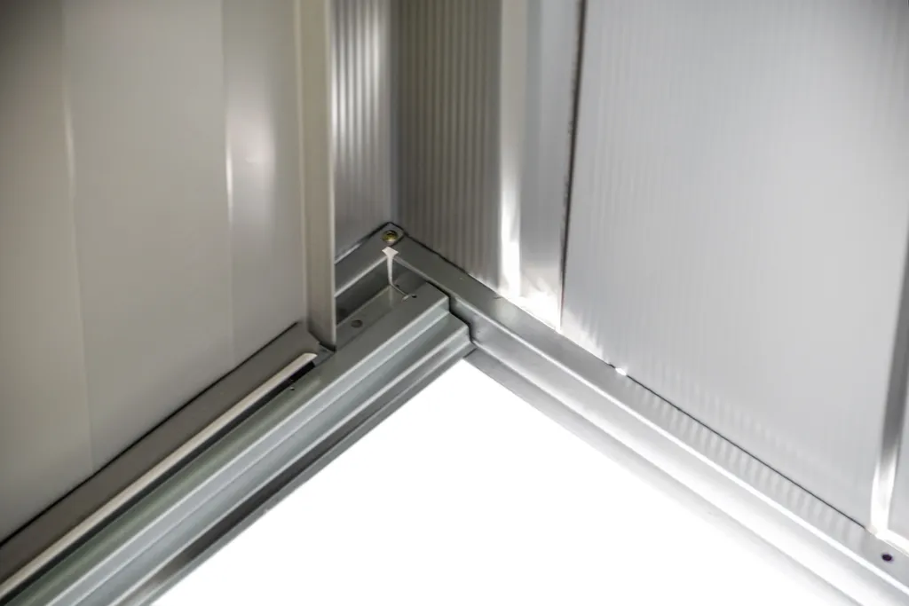Abri de jardin Spacemaker aspect bois 1,84m² acier galvanisé et robuste