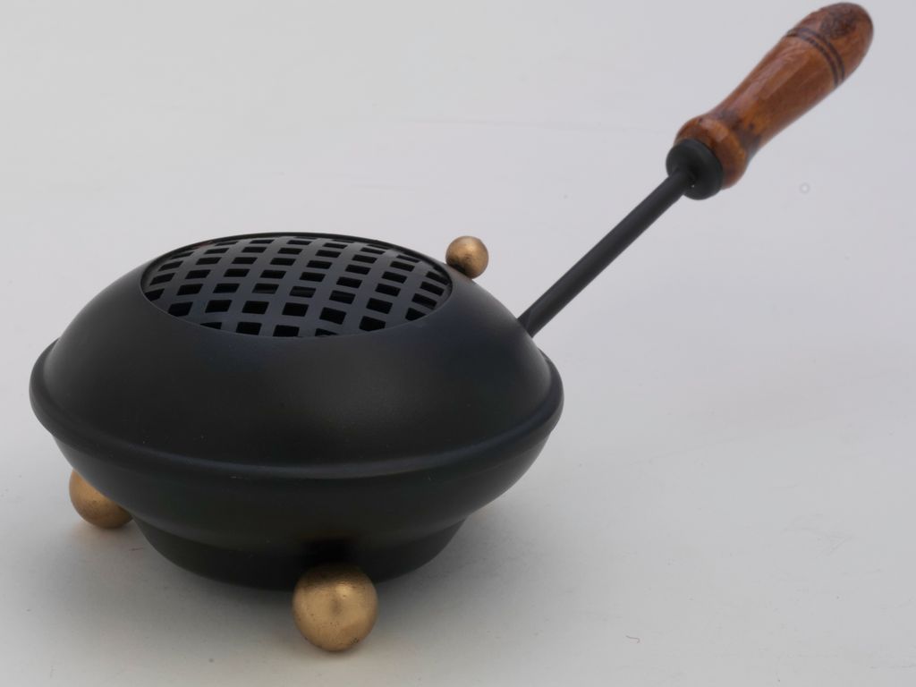 Weihrauchpfanne, Räucherpfanne aus Eisen in Schwarz mit Holzgriff Ø 11 cm für Räucherkohle
