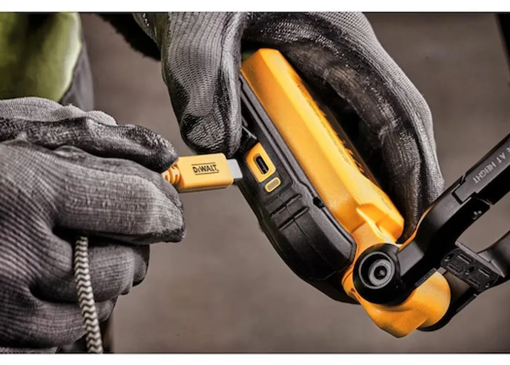 Lampe de travail USB-C DEWALT DCL182-XJ : Éclairage LED Compact - 5