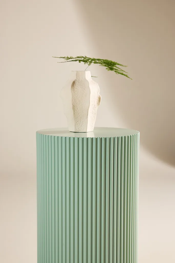 Petite table d'appoint Lenox vert clair gain de place pour studio étroit