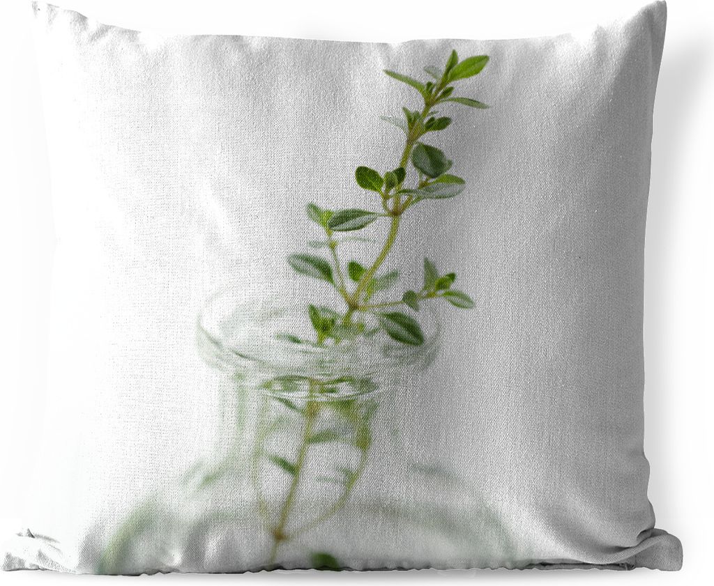 MuchoWow Outdoor Kissen - Oregano-Zweig in einer transparenten Vase vor einem weißen Hintergrund - 40x40 cm - Wetterfest - Lounge Kissen - Kopfk...
