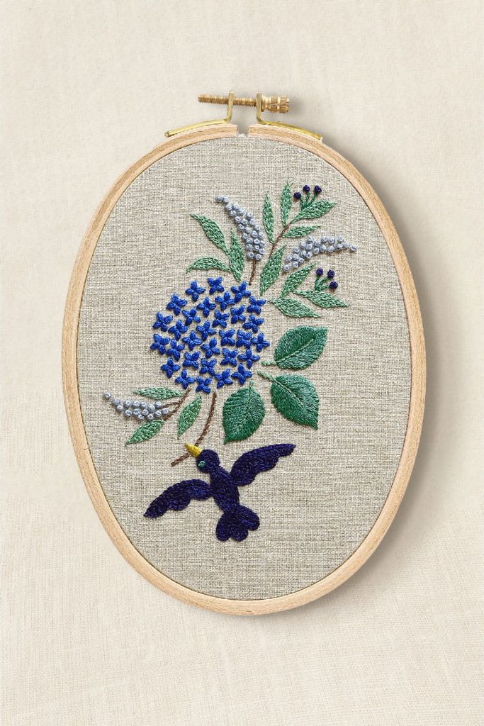 DMC Plattstich Stickpackung mit Stickrahmen "Hortensie", vorbedruckt, 12,5x20cm